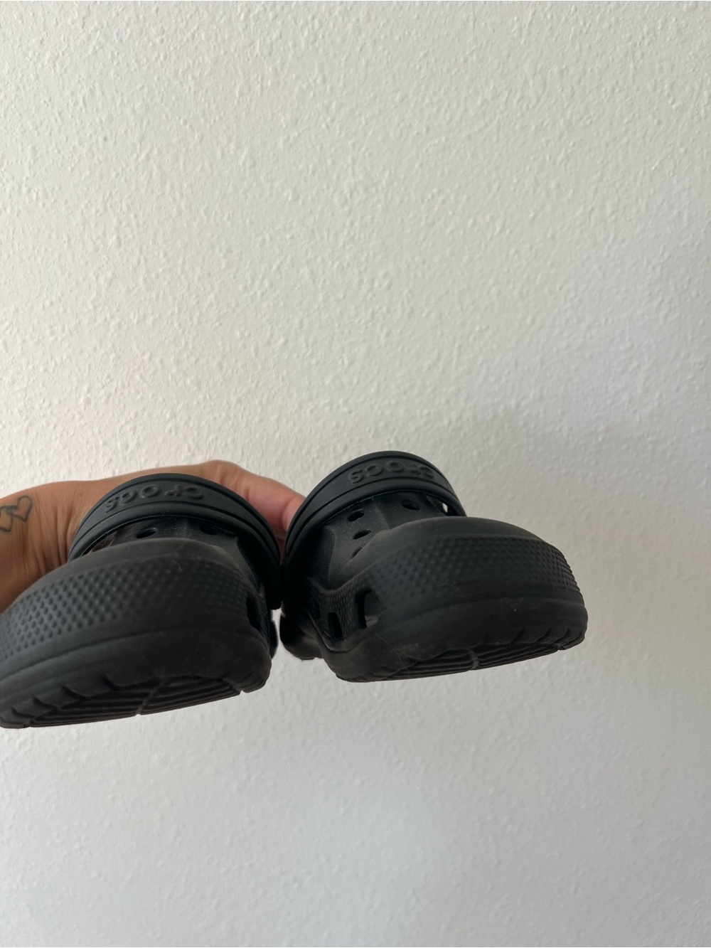 CROCS | Classic Slip On Clogs in Black | 12c - Picture 3 of 8